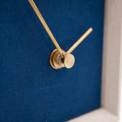 シンプルなアナログ置き時計　藍染　ネイビー 1枚目の画像