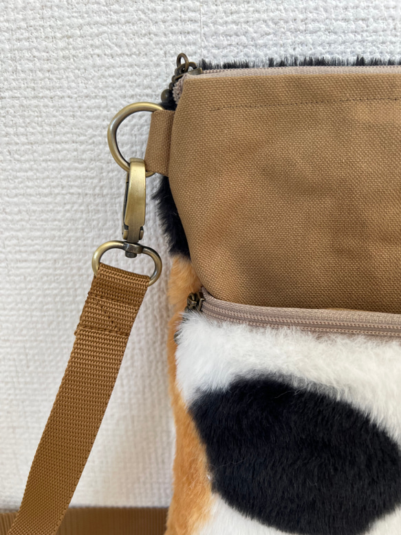三毛猫ボア　小さめサコッシュ　ファー　ショルダーバック　スマホショルダー　akaneko 猫バッグ 4枚目の画像