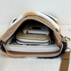 三毛猫ボア　小さめサコッシュ　ファー　ショルダーバック　スマホショルダー　akaneko 猫バッグ 9枚目の画像