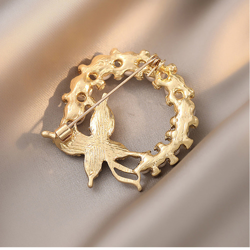 パールブローチ シルバー おしゃれ かわいい 新品 シンプル 蝶々