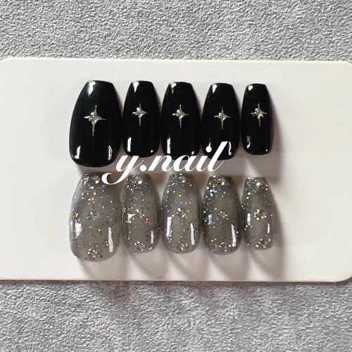 ダイヤネイル/スターネイル/キラキラネイル/黒ネイル/Y2Kネイル