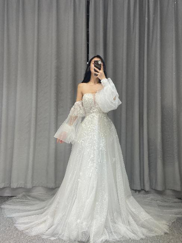 高級ウェディングドレス ロングトレーン グリッター パフスリーブ  