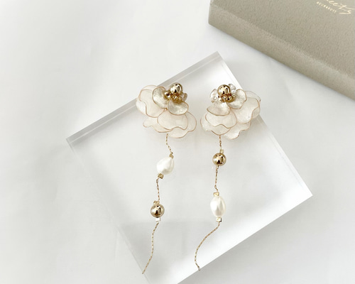 Bloom pearl〜】花びらチェーンピアス・イヤリング
