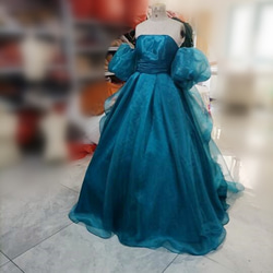 華麗藍色漸層連身裙，可拆式公主袖，豐滿柔軟荷葉邊，婚禮/招待會 第1張的照片