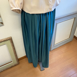 大人可愛い❤️サテン素材のギャザーロングスカート ブルー（サイズフリー L〜L L） 7枚目の画像