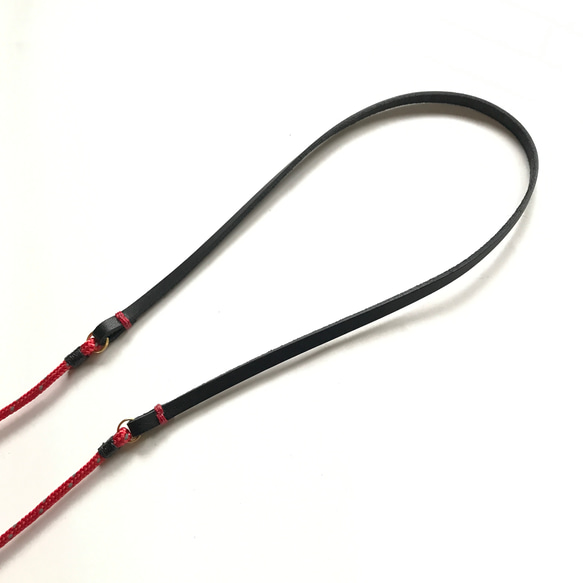 ヌメ革紐・パラコード製眼鏡ストラップ（黒色・反射赤色）送料込価格 3枚目の画像