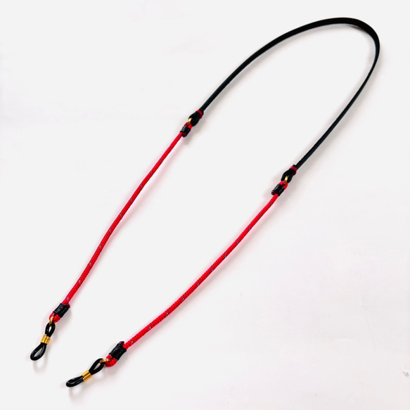 ヌメ革紐・パラコード製眼鏡ストラップ（黒色・反射赤色）送料込価格 1枚目の画像