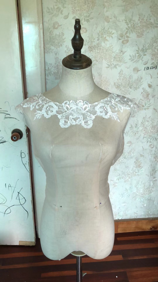 クラシカル 繊細レース スレンダーライン ボレロ くるみボタン 花嫁/結婚式/ブライズメイド