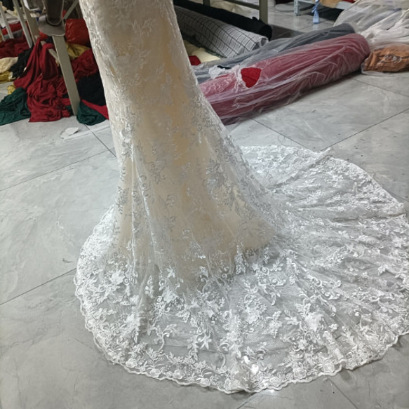 高品質！柔軟美人魚線奢華刺繡蕾絲婚紗吊帶背心派對/新娘/婚禮/招待會 第9張的照片