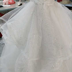 華やか キラキラチュール プリンセスライン 柔らかく重ねたチュールスカート ウエディングドレス 花嫁//結婚式/披露宴 12枚目の画像