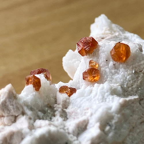 中国 スペサルティン AB-617 天然石 原石 鉱物標本 温まれ 鉱石 満礬柘榴石 