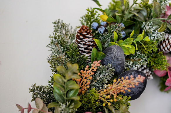 【再販】特大クリスマスリース2023　大人っぽく上品な森のナチュラルリース45cm店舗ディスプレイ　造花 5枚目の画像