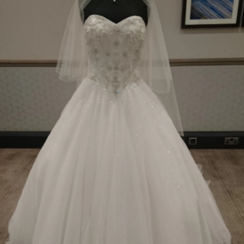 豪華！クラシカル オフホワイト ウエディングドレス ソフトチュール  