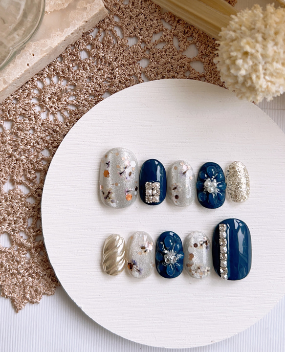 キラキラマグネット押し花ネイビーネイル/秋冬ネイル/ぷっくりフラワー  