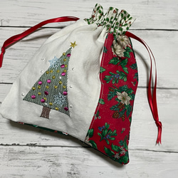 【現品限り】ツリー刺繍+クリスマスプリントの巾着ポーチ　A 2枚目の画像