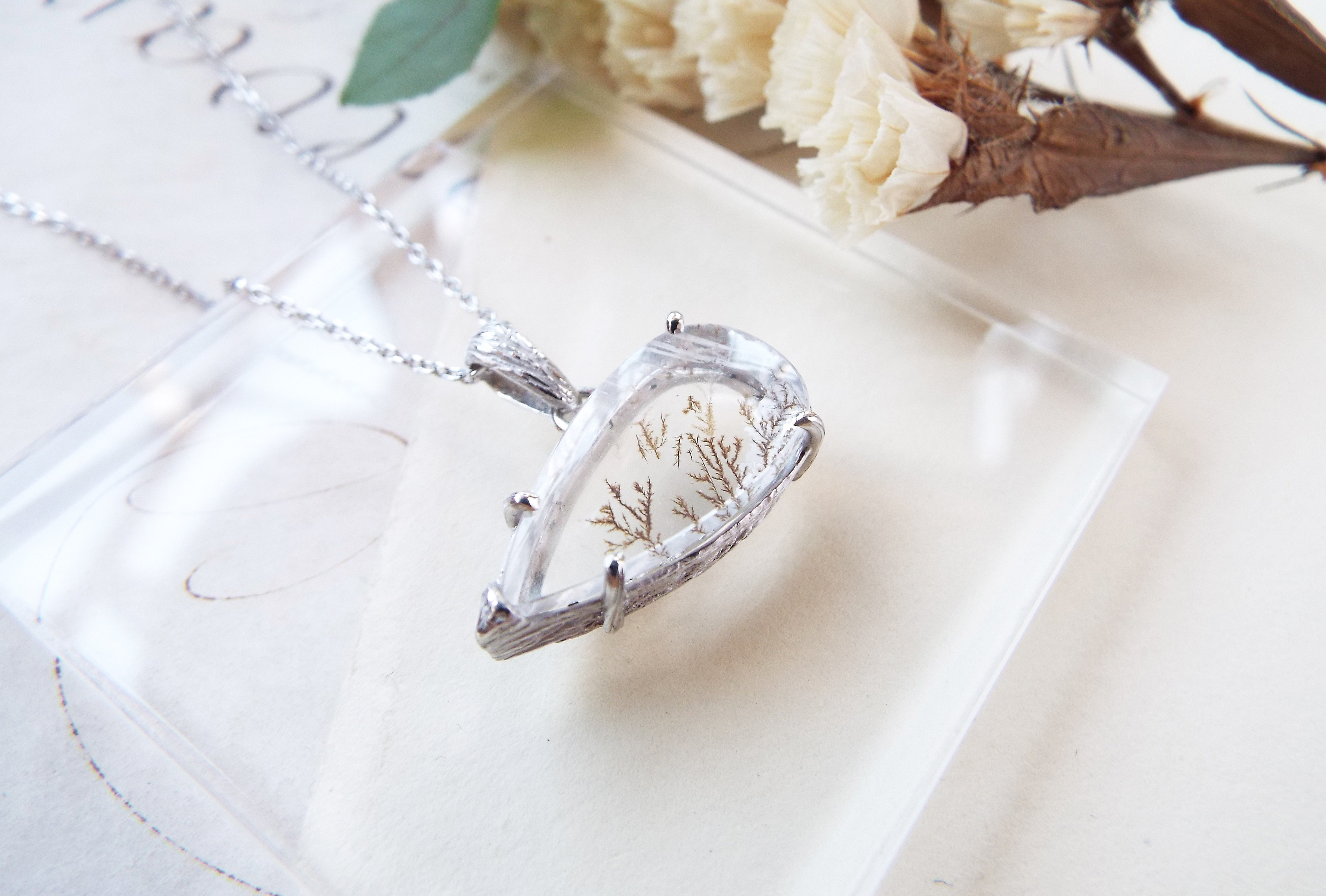 【一点物】デンドリティッククォーツのネックレス（朝）