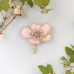 オートクチュールビーズ刺繍ブローチ バラの花（サクリーナ） 3枚目の画像