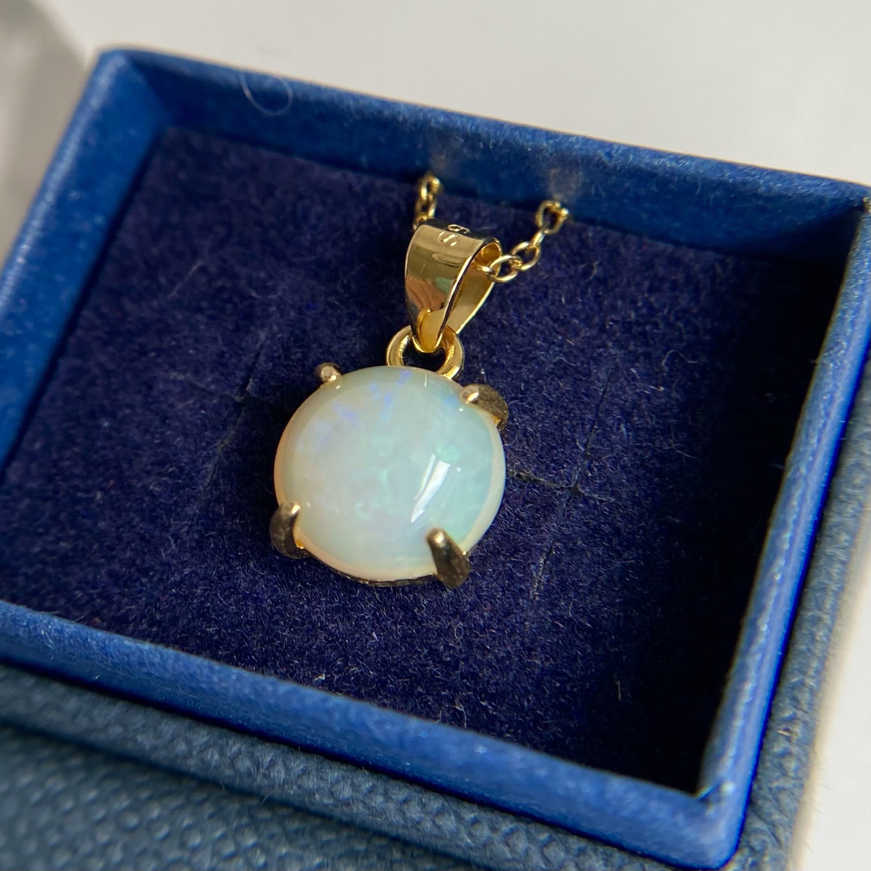 天然オパール14kgfネックレス　オーストラリア産原石から磨いた1点もの！