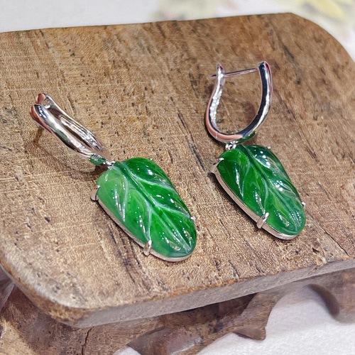 リーフモチーフ ヒスイピアスk18 ピアス（フープ） パール大好き(購入  