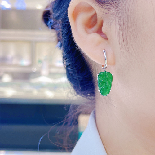 リーフモチーフ ヒスイピアスk18 ピアス（フープ） パール大好き(購入  