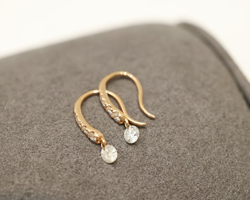 天然ダイヤモンドピアス0.3ct k18 ピアス（フック・チェーン