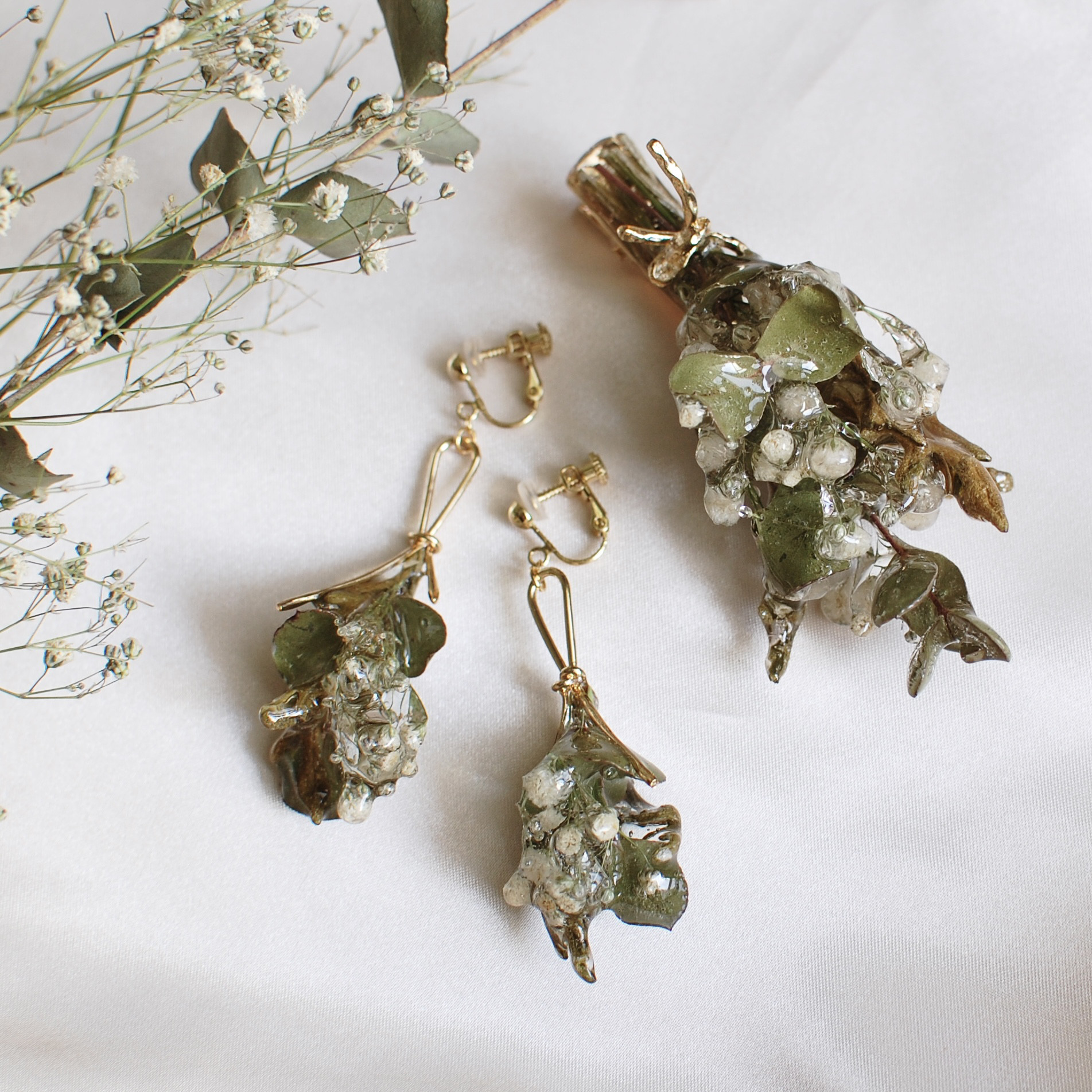 【セット・コフレ】かすみ草のアンティークブーケ 〜ピアス・イヤリング＆ヘアアクセサリー〜