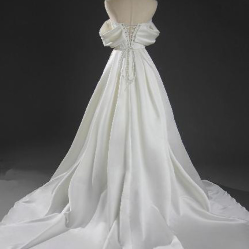 シンプル 高級ウェディングドレス 光沢サテン オフショルダー 編み上げ  