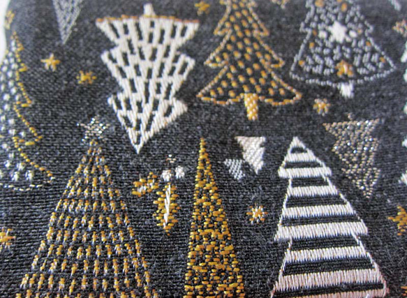 再再販クリスマス2025　フランス生地　黒　もみの木のポーチ　Sサイズ　コスメ入れ　デバイス入れ　クリスマスツリー 3枚目の画像