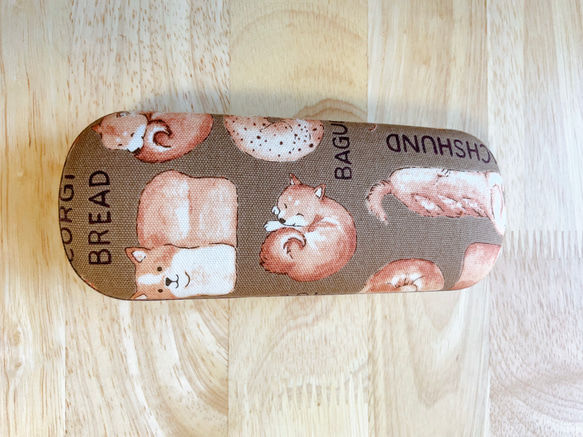 『パン!?な犬』ライトブラウンの柴犬メガネケース/小物入れ/ペンケース 2枚目の画像