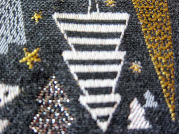 再再販クリスマス2025　フランス生地　黒　もみの木のマチ付きポーチ　Lサイズ　通帳入れ　コスメ入れ　デバイス入れ　 5枚目の画像