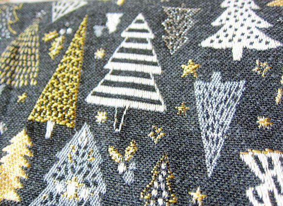 クリスマス2025　フランス生地　黒　もみの木のポーチ　Lサイズ　通帳入れ　コスメ入れ　デバイス入れ　 6枚目の画像