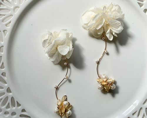 No.168-A 【値下げ】ドライフラワーとパール☆ピアス・イヤリング