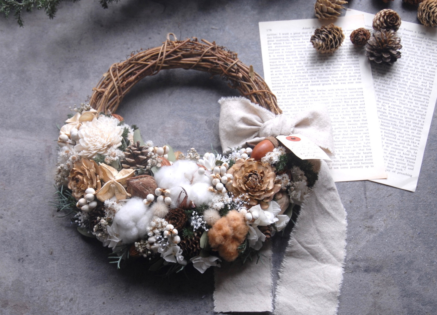 コットンリース ブラウンコットン×木の実 17cm ブラウンコットンフラワーと木の実のふわもこリース (15〜17cm