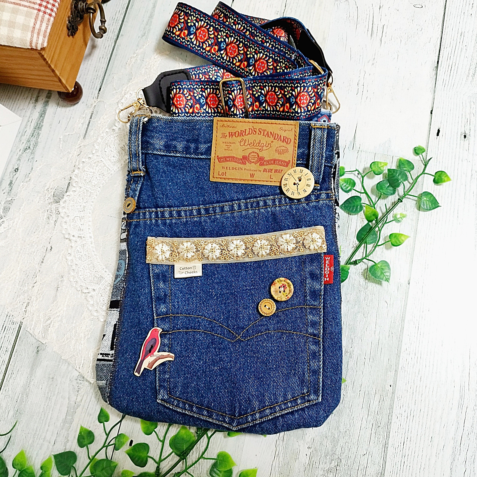 ロラライハリス♡SSライトブルーWデニム♡刺繍のサコッシュ♡ポシェット♡ ロラライハリス♡SSライトブルーWデニム♡刺繍のサコッシュ