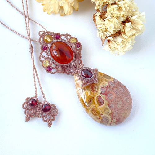 大粒フォッシルコーラル×アンバー×2種類のガーネット×シトリンの