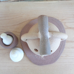 餅つきハニワのミニ香炉　鏡餅のお香立て付き 6枚目の画像