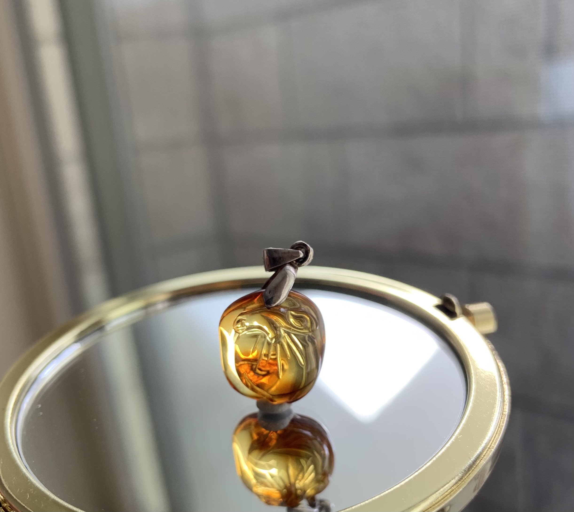 天然　琥珀　バルティックアンバー　ペンダントトップ　アンバー　天然石