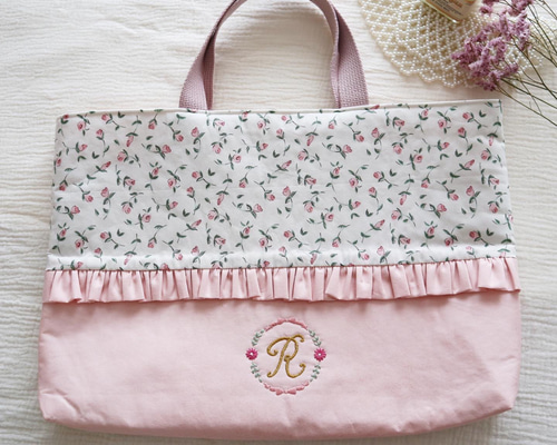 フリルがかわいい♡イニシャル刺繍のレッスンバッグ レッスンバッグ