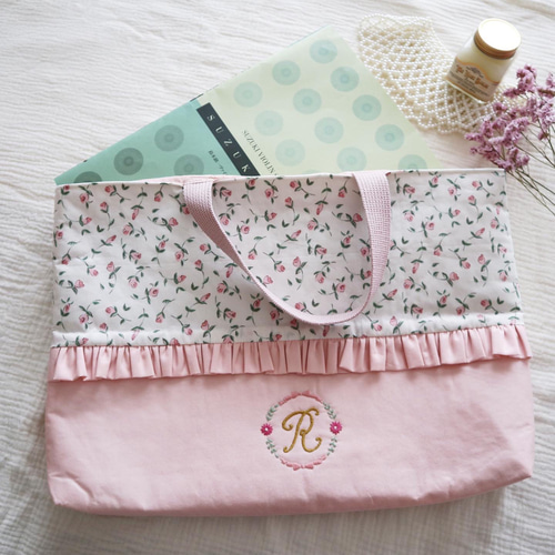 フリルがかわいい♡イニシャル刺繍のレッスンバッグ レッスンバッグ