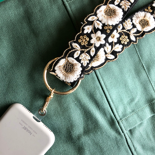 最大140cm長さ調整可能】インド刺繍リボン ストラップ スマホ  