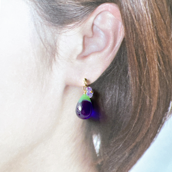茄子獨特紫色樹脂吊式耳環非穿孔耳環金色 第7張的照片
