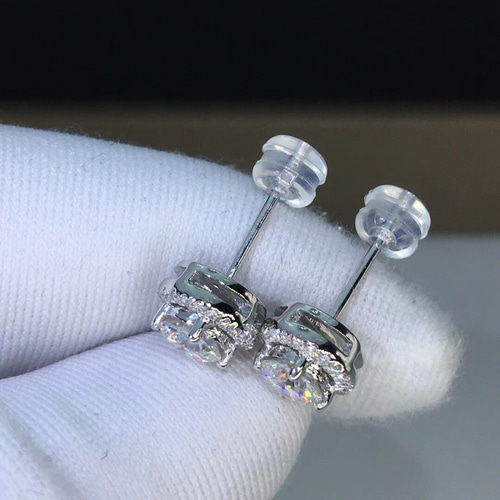 【newデザイン】合計2カラットオーバルモアサナイトピアスK18ホワイトゴールド newデザイン】合計2カラットオーバルモアサナイトピアスK18ホワイト