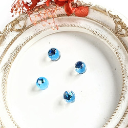 ブルー螺鈿とライトブルーのまんまるピアスイヤリング1779 4枚目の画像