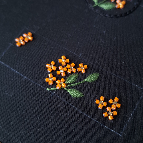 オレンジに輝くビーズ刺繍 金木犀 ポニーフック ポニーフック