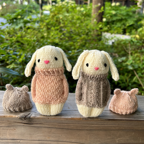 SOLD OUT＊うさぎ帽子のくま あみぐるみ くま耳帽子のたれ耳うさぎ さくら色 ベージュ 双子コーデ スウェーデン