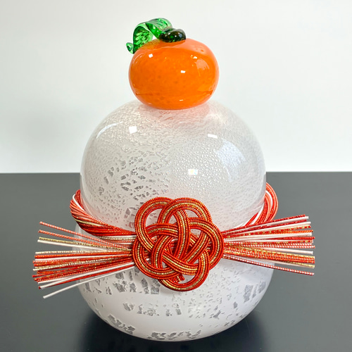 数量限定 豪華なガラスの鏡餅【銀散らし 大】水引たっぷり 桐箱付き