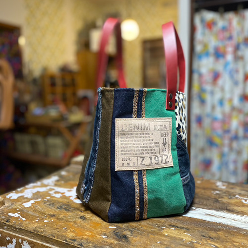 くすみグリーン　カラーデニム　リメイク　トートバッグ　BIG 新作♪360度かわいい6面トートバッグ：デニムリメイク×ひょう柄