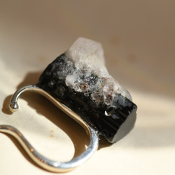 【013 Black Majic Collection】 カルサイト水晶共生ブラックトルマリン 鉱物原石 SV925 イ 4枚目の画像