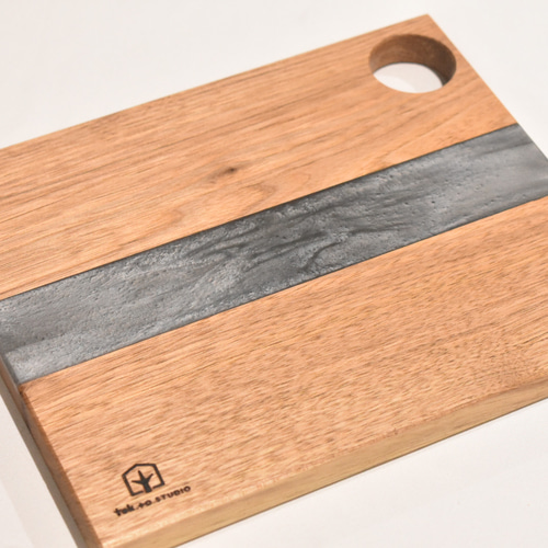 レイリーヒュッゲ　カッティングボード　ウォールナット　レジン　新品未使用 レイリーヒュッゲ カッティングボード ウォールナット レジン 新品未