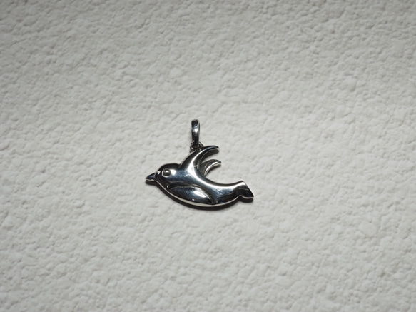 信じなければ、空は飛べないよ【Believe（ペンギン）Pendant Top】 3枚目の画像